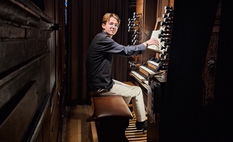 Jonge Belgische orgelvirtuoos speelt achtste Marktconcert